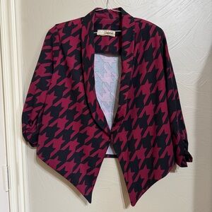 Hybrid & Company Women’s Wine/Black Houndstooth Jacket with 3/4 Ruched Sleeves